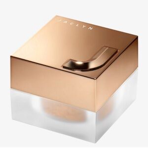 Jaclyn cosmetics luminous powder in carats
